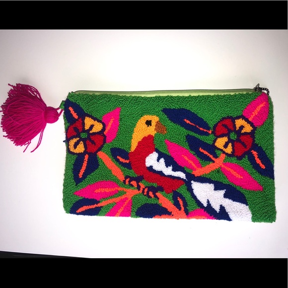 Authentic Handmade Colombian Wayuu Clutch - Picture 3 of 8
